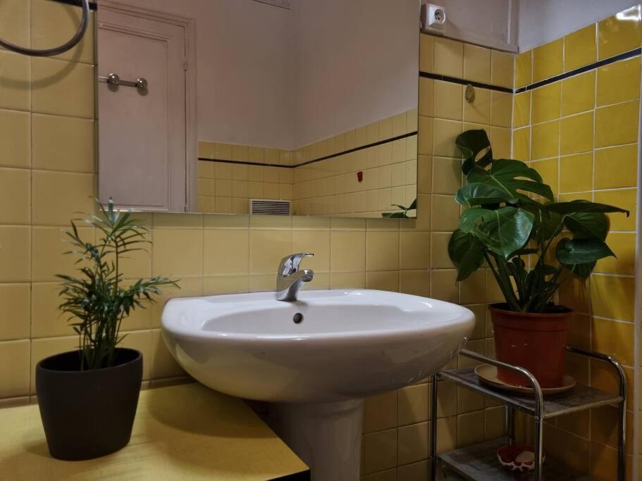Cozy 15min Walk From The Beach 70m2 Appartamento